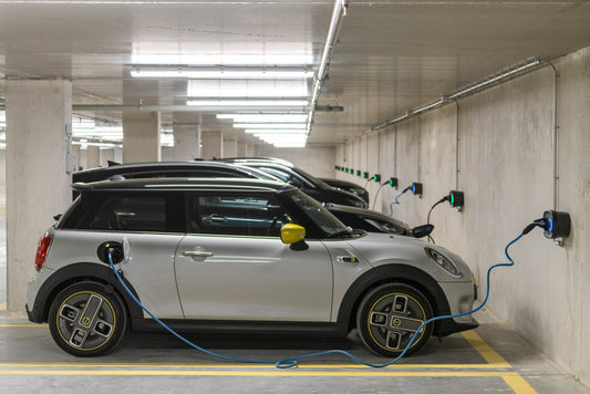108 laadpunten bij Awarehouse Amsterdam: slimme energie-aansturing in een stedelijke parkeergarage